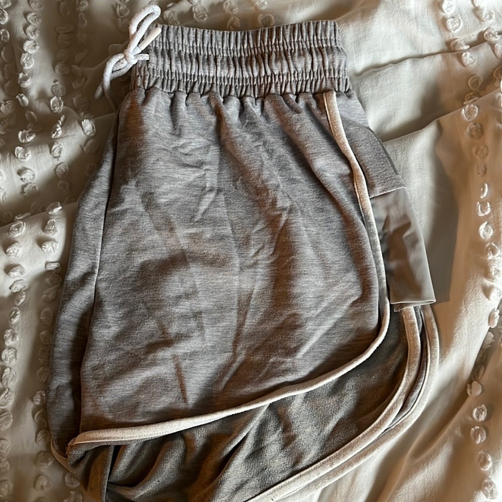 Grey shorts